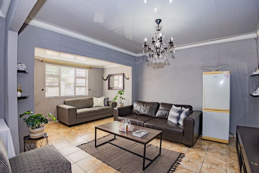 3 Bedroom Property for Sale in Uitsig Western Cape